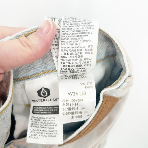 Levis Womens Dyed Raw Hem High Rise Ribcage Wide Leg Jeans Size 24 Light Wash - Picture 8 of 10